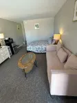 One Queen bed  studio with WiFi, smart TV and AC in welcoming Fillmore. Hotels in Fillmore