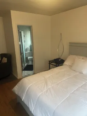 Charming 2-bedroom house with fitness room, WiFi in enjoyable Inglewood