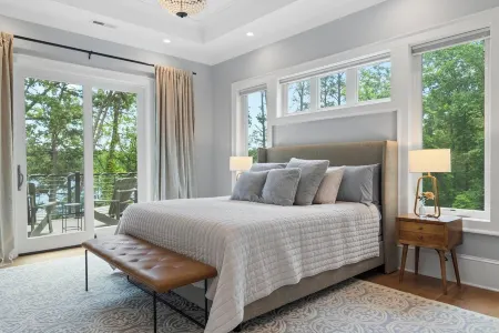 NEW LakeHome On The Water, LUXURY Sleeps 18, Pool, Dock, Beach, Close To Clemson