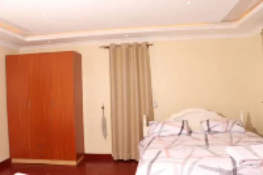 The Meru Manor is just 5 minutes from Meru Town.