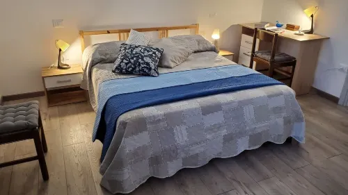 LARGE ACCOMODATION WITH INTERNAL PARKING