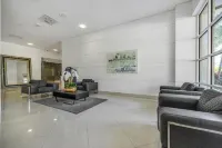 Ocean View, 1BD+1.5BA, Steps To Beach. Heated Pool. Ocean reserve