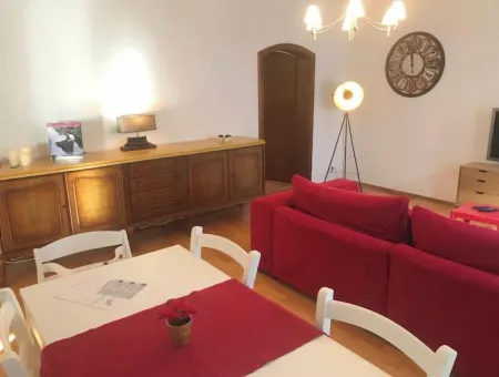 Self-check-in - "to the old jeweler"