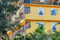 Earthy Hostel Morjim
