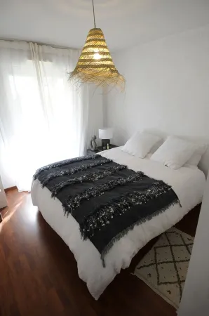 Attractive T2 garden level, 7 minutes from the beaches