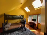 Spacious and bright mountain house near Hunter and Windham