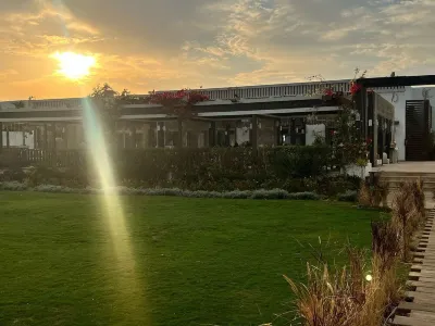 Azha Ain Sokhna Hotels near الشاطي الخاص بفندق سويس ان تيدا