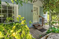 Peaceful Garden Oasis with Breakfast Provided