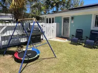2-bedroom house in Nassau near downtown and the beach with Wi-Fi and AC