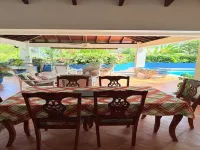 Charming 3-bedroom villa with Pool, WiFi, AC in Long Bay near Sam Lords Castle. Hotels in Belair