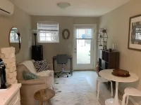 Well-located 1BR cottage with all amenities.