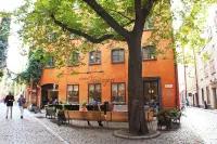 Castanea Old Town Hostel