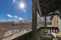 2-bedroom 2 bath condo in Winter Park, magnificent views, hot tub, close to town