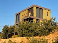 Shams Farm is a cozy two-bedroom chalet, comfortable & perfect for relaxation Hoteles en 