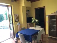 Vacation House Gerenzone Quiet apartment with large, well-exposed terrace.