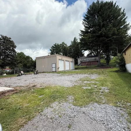 Big Country Escape - Spacious & Cozy Family Retreat Near Hatfield & McCoy Trails