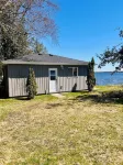 Gorgeous Private Waterfront Bunkie - Fenelon Falls - Cameron Lake! 카와싸 레이크스 호텔