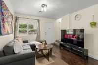 Cozy&Stylish DT Alhambra Living Walk to Starbucks, Dining &Nightlife places