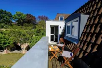 Vacation apartment with sunny balcony & parking space