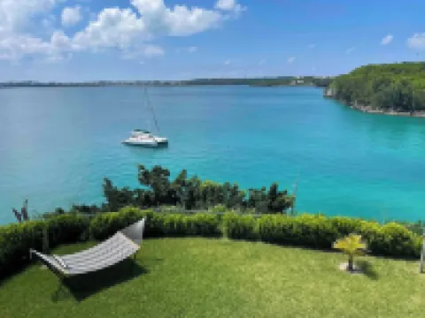 Oceanfront "Dock of the Bay" Retreat in Beautiful Bermuda Hotels in Sandys