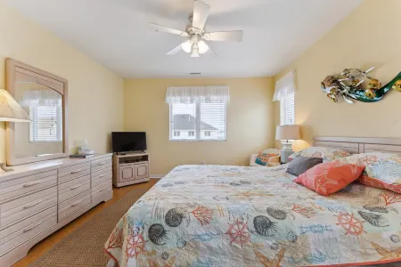 Private Balcony and Communal Pool - Stylish Ocean View Condo