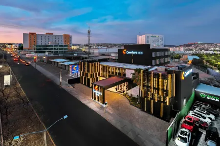 Comfort Inn Queretaro Tecnologico Отели в г. Керетаро