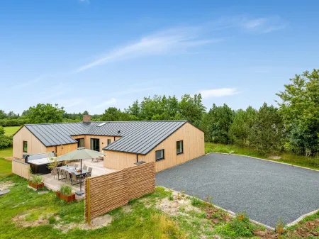 "Gunny" - 500m to the Fjord