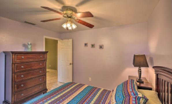 Lake Okeechobee Fishing Retreat w/ Fire Pit!