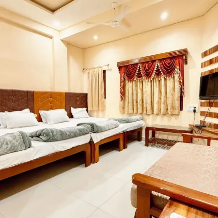 Hotel P Landmark Palace-near Main Places