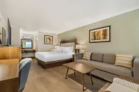 Best Western Plus Burnaby Hotel Hotels near Burnaby Lake