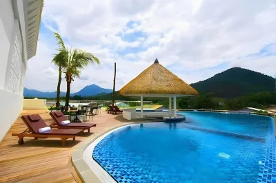 MAHKOTA HOTEL SINGKAWANG Hotel dekat Gunung Sari
