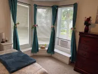 Charming 3-bedroom townhome with WiFi, in central location in Potsdam Village Hotels in Potsdam