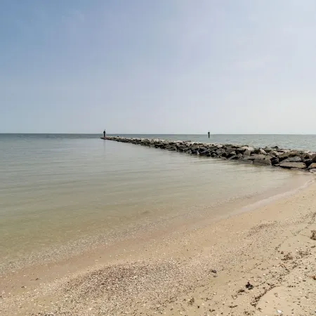 Walk to Beach: Charming Maryland Home w/ Yard! Отели в г. Калверт