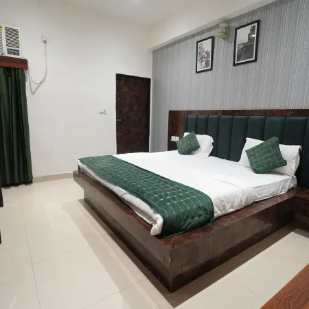Hotel Hari Kripa Dham Near Prem Mandir