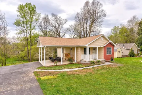Brand new home - 5 min to ETSU - Comfort & Convenience