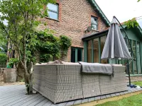 Birchwood Cottages presented by Lazy Daze. Hotels near Horsham, adj Railway Station