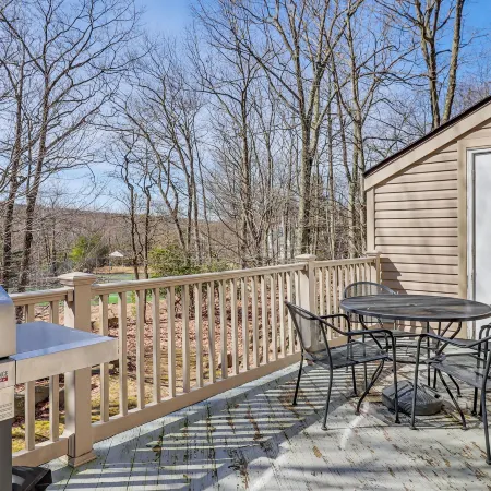 Community Perks & Deck: Lake Harmony Townhome!