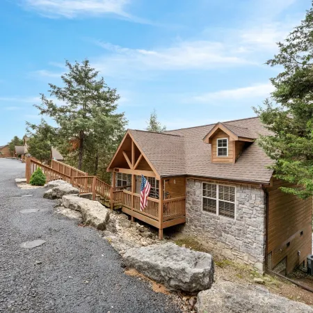 Dakota Lodge 2 Bedroom Home by RedAwning
