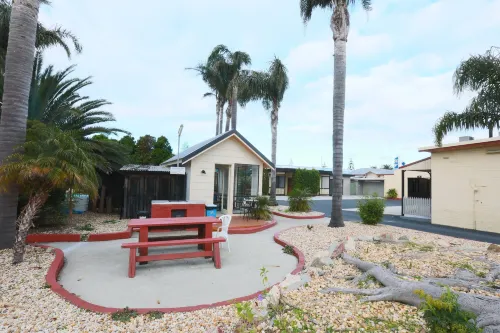 The Esplanade Motel