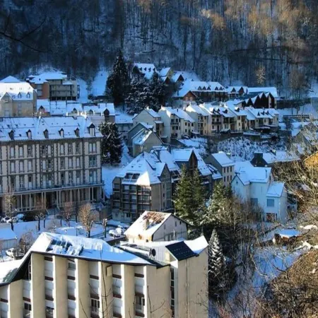Apartment in Village Center Near Ski Bus Stop
