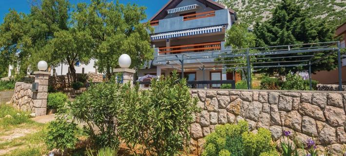 Apartments Paola - Two Bedroom Apartment with Terrace and Sea view Hotels in Općina Karlobag