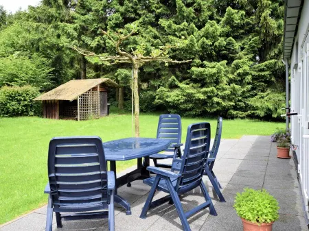 Charming Holiday Home in Gouvy with Hot Tub Отели в г. Гуви