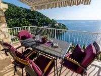 Indy's Beach Apartments -Two Bedroom Apartment with Balcony and Sea View - 3성급