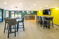 速 8 飯店（品質飯店查塔姆群島, ON）