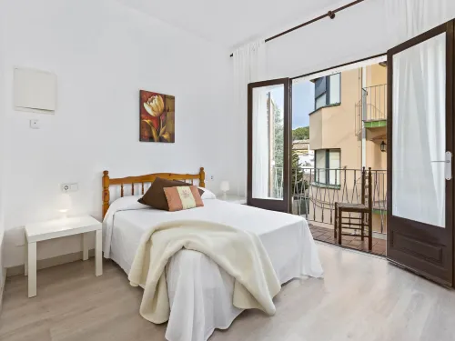 Apartment in Llafranc near Sandy Beach