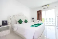 White House Hotels in Tak Ok