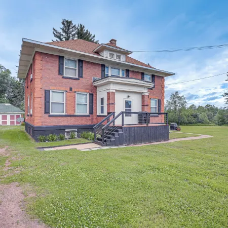 Spacious Home in Ramsay: 9 Smart TVs + Pool Table!