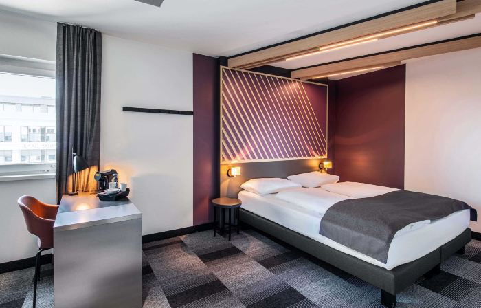 โรงแรม B&B มิวนิคซิที-เวสต์