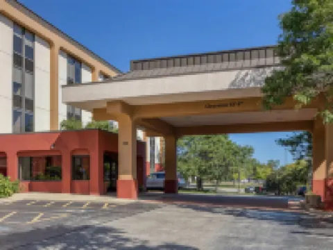 SureStay Plus Hotel by Best Western Chicago Lombard Hotels in Lombard