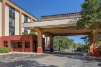 SureStay Plus Hotel by Best Western Chicago Lombard 住宿飯店